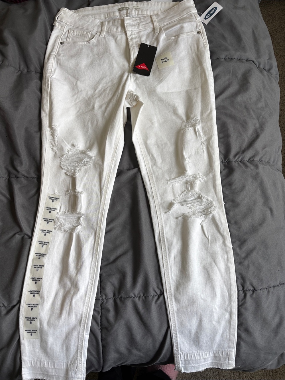 Old Navy Women's White Distressed Skinny Jeans